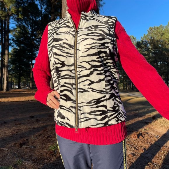 SNOW TIGER VEST - Picture 4 of 4